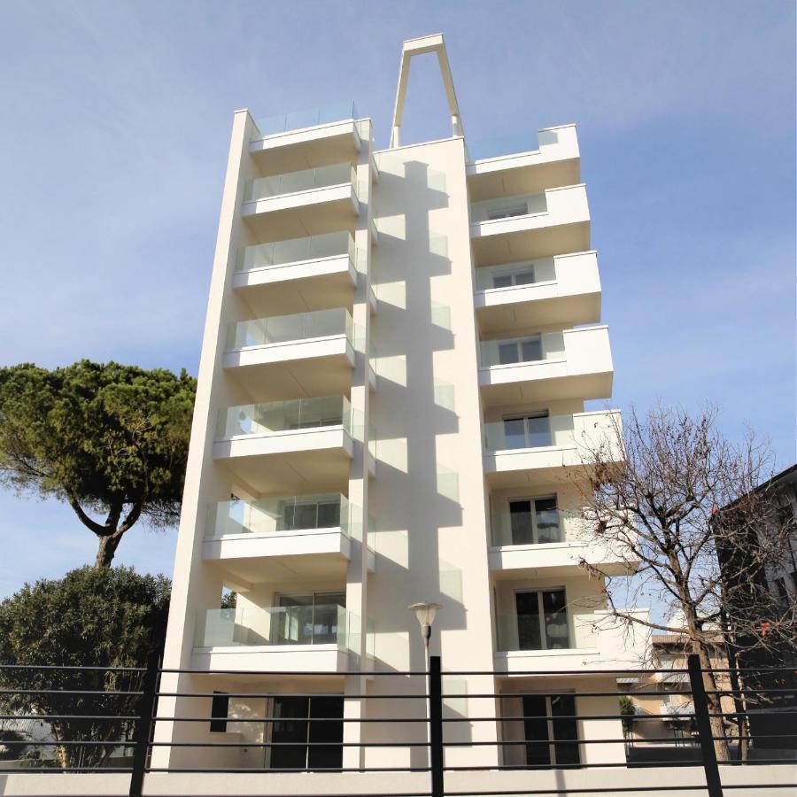 Zero5.Zero5 Apartment Lignano Sabbiadoro Bagian luar foto
