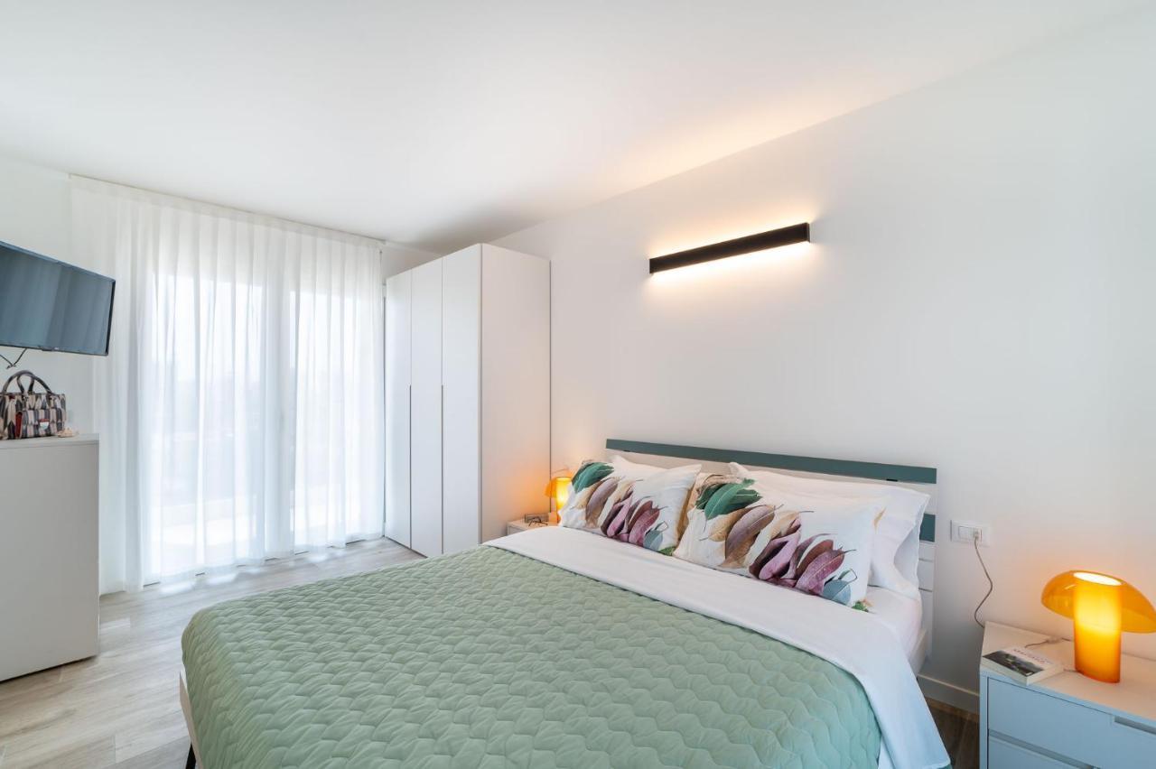 Zero5.Zero5 Apartment Lignano Sabbiadoro Bagian luar foto