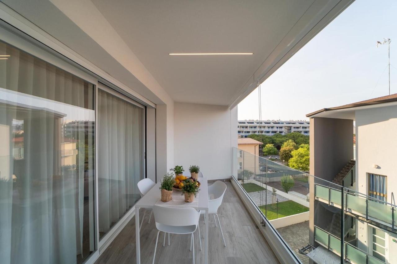 Zero5.Zero5 Apartment Lignano Sabbiadoro Bagian luar foto