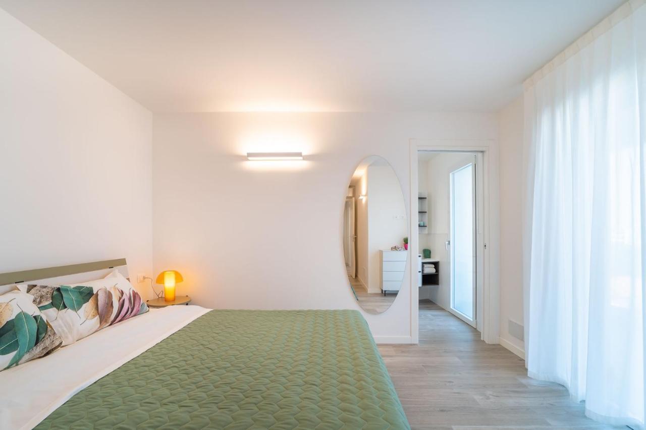 Zero5.Zero5 Apartment Lignano Sabbiadoro Bagian luar foto