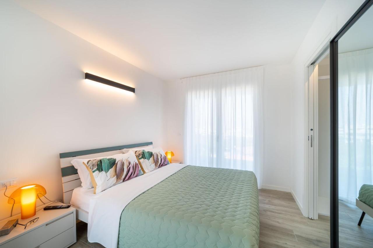 Zero5.Zero5 Apartment Lignano Sabbiadoro Bagian luar foto